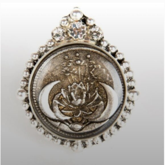 VSA LOTUS MOON RING - NWT